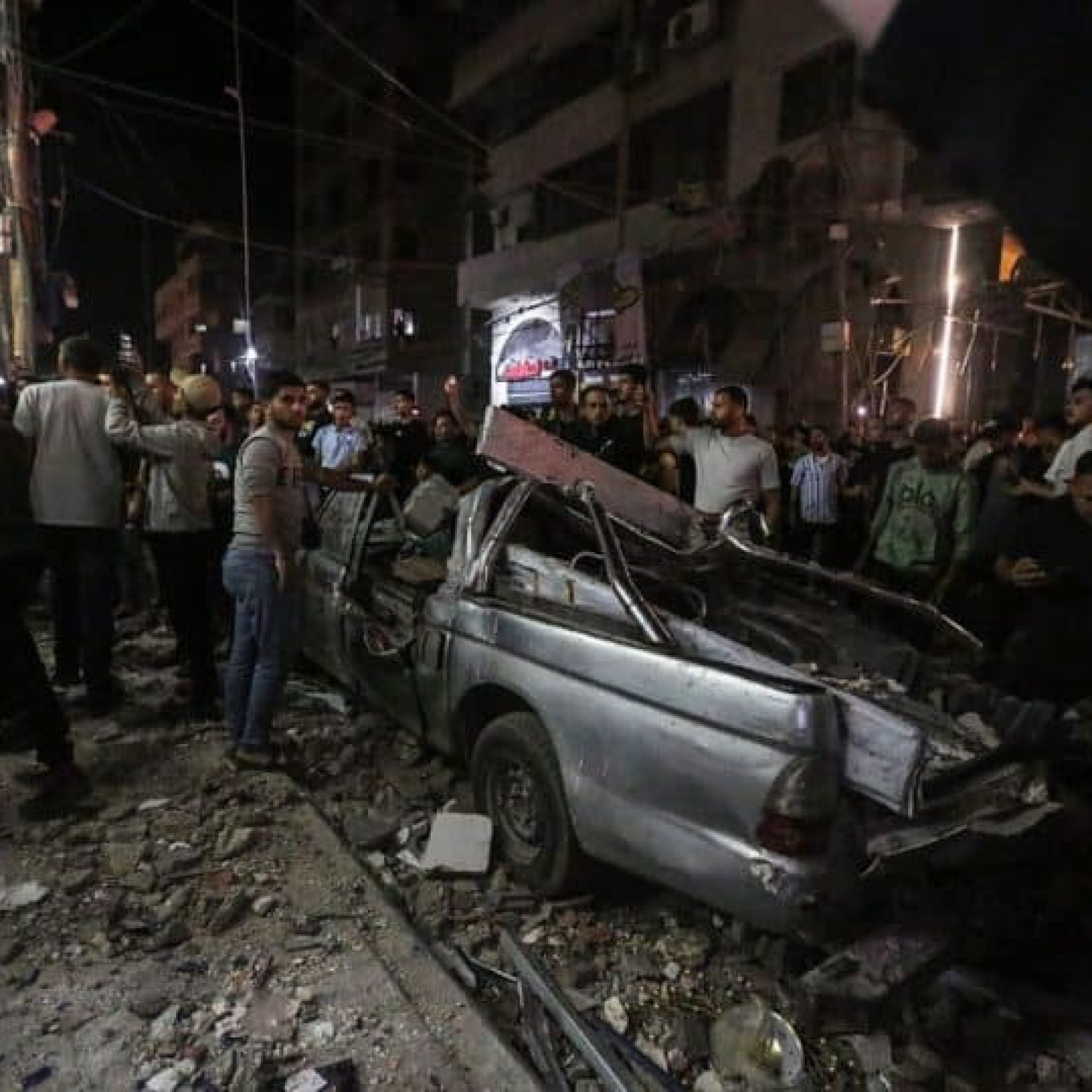 Graphic footage warning: Israel slaughters families in Eid journalist assassination strike