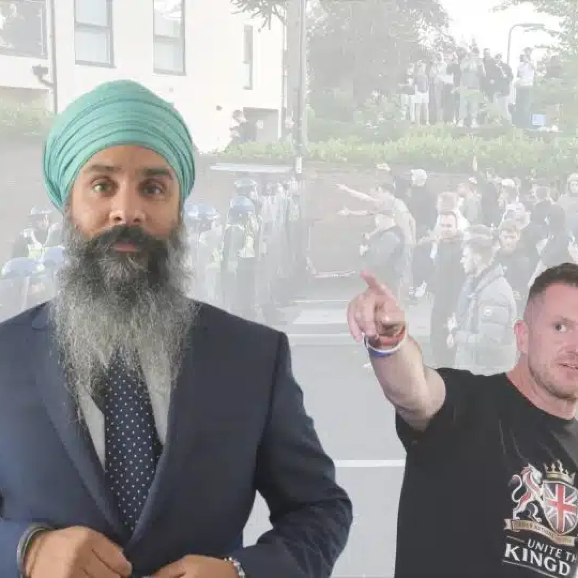 Tommy Robinson threatens to ‘punch head off’ former Sikh ally