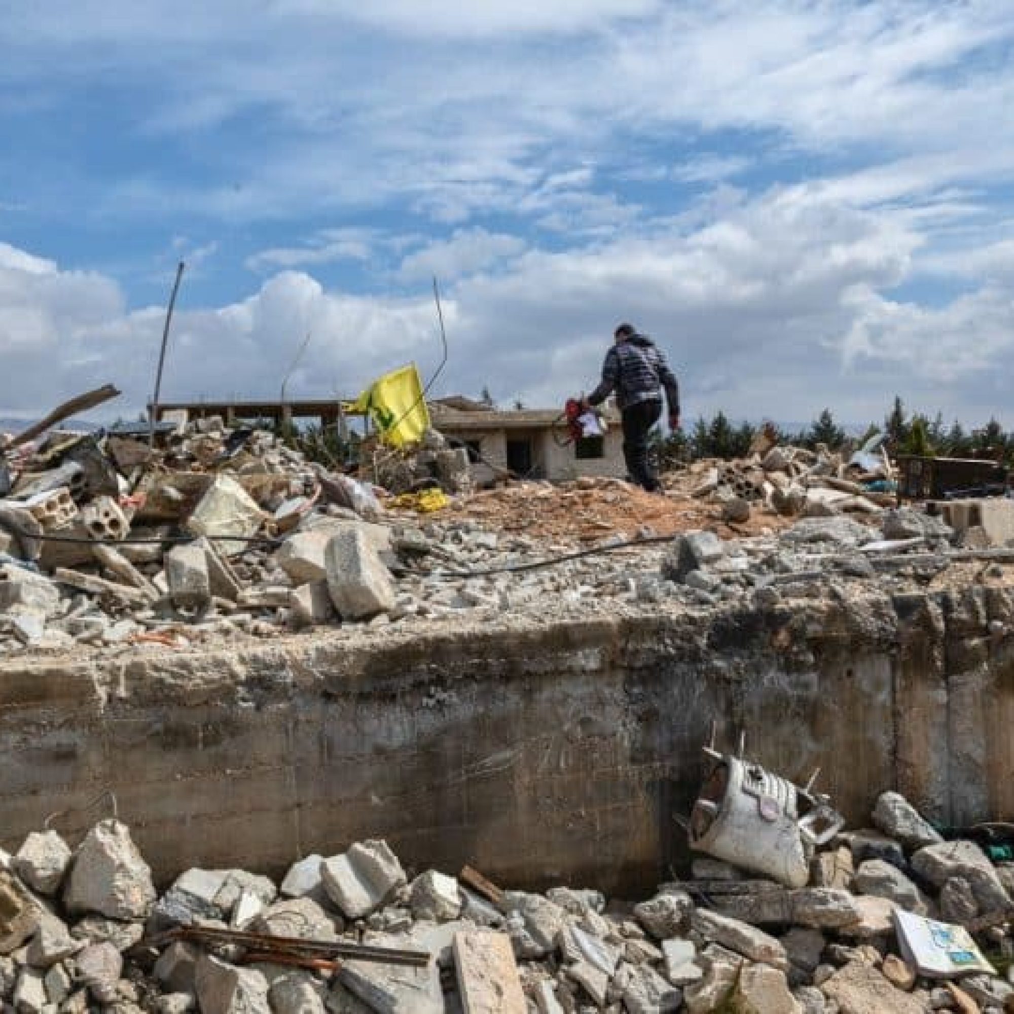 Israel kills at least 47 people in Lebanon: today’s news alert