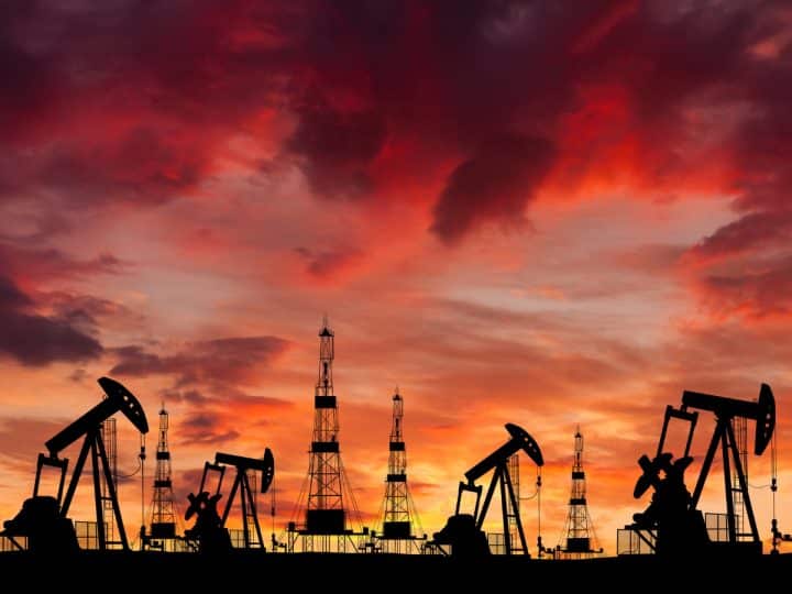 Global banks finance fossil fuel with $8.7tn since the Paris Agreement