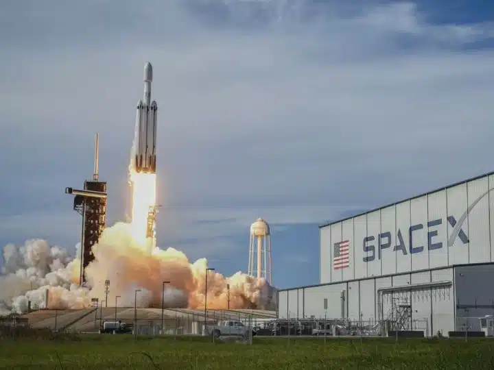 Musk’s SpaceX, like the U.S. military, is stranded by critical minerals