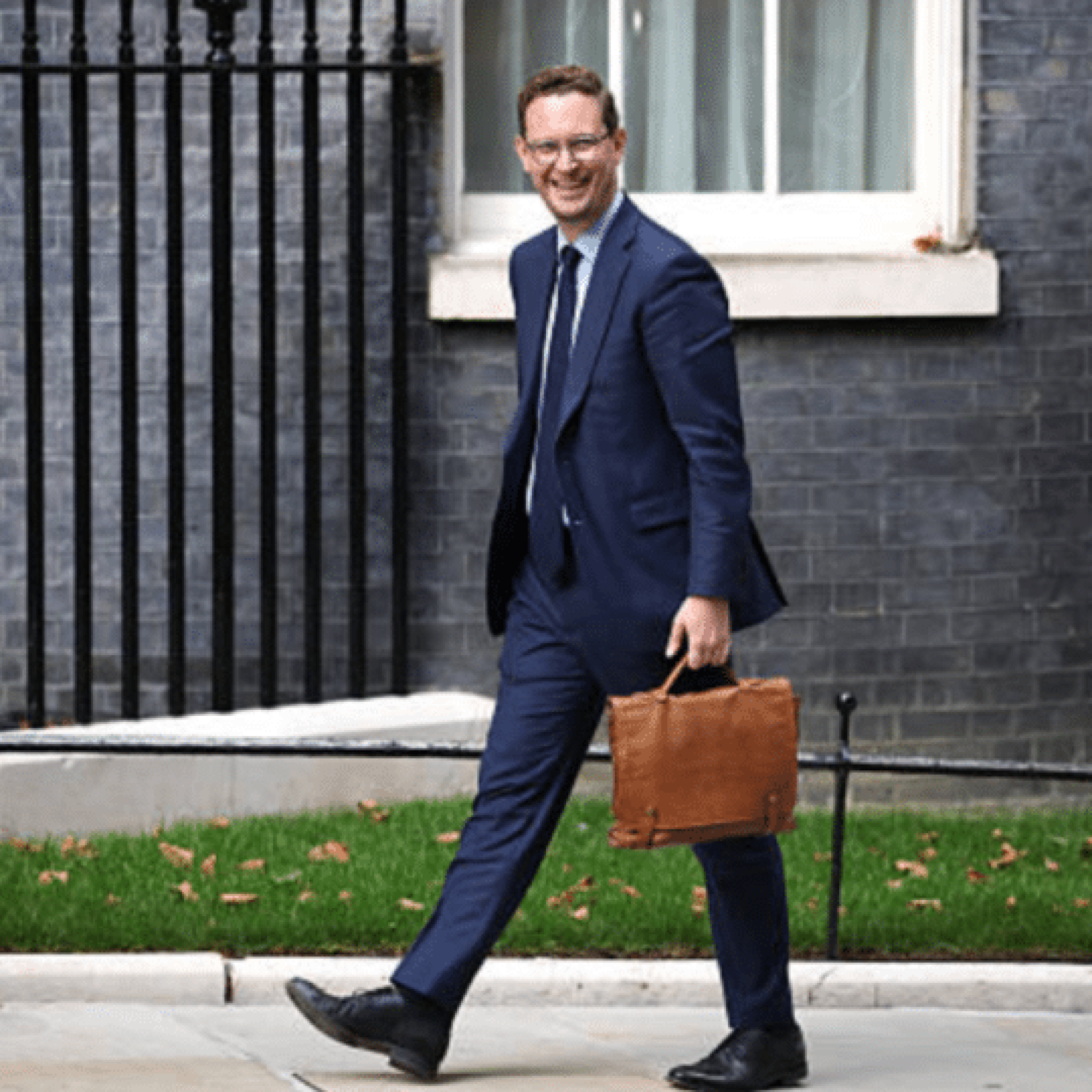 Starmeroid turncoat Jones hopes to challenge Starmer
