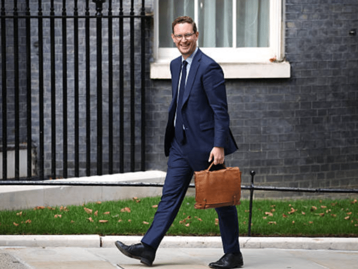Starmeroid turncoat Jones hopes to challenge Starmer