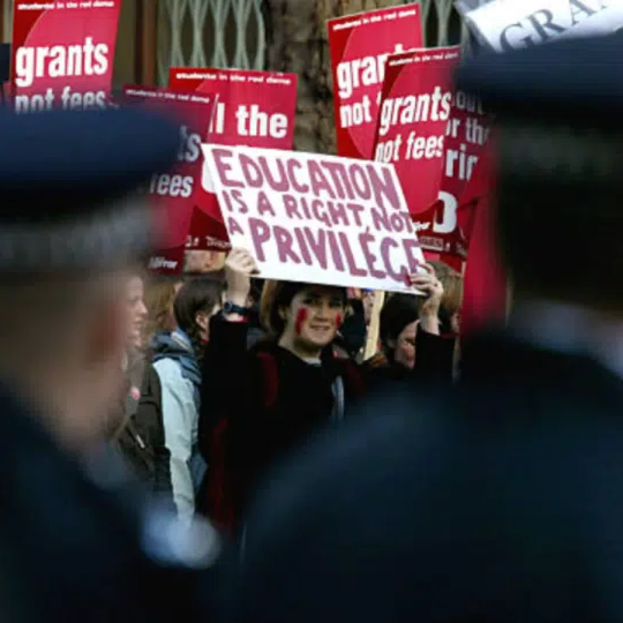 Student loans inquiry into ‘mountain’ of degree debts begins