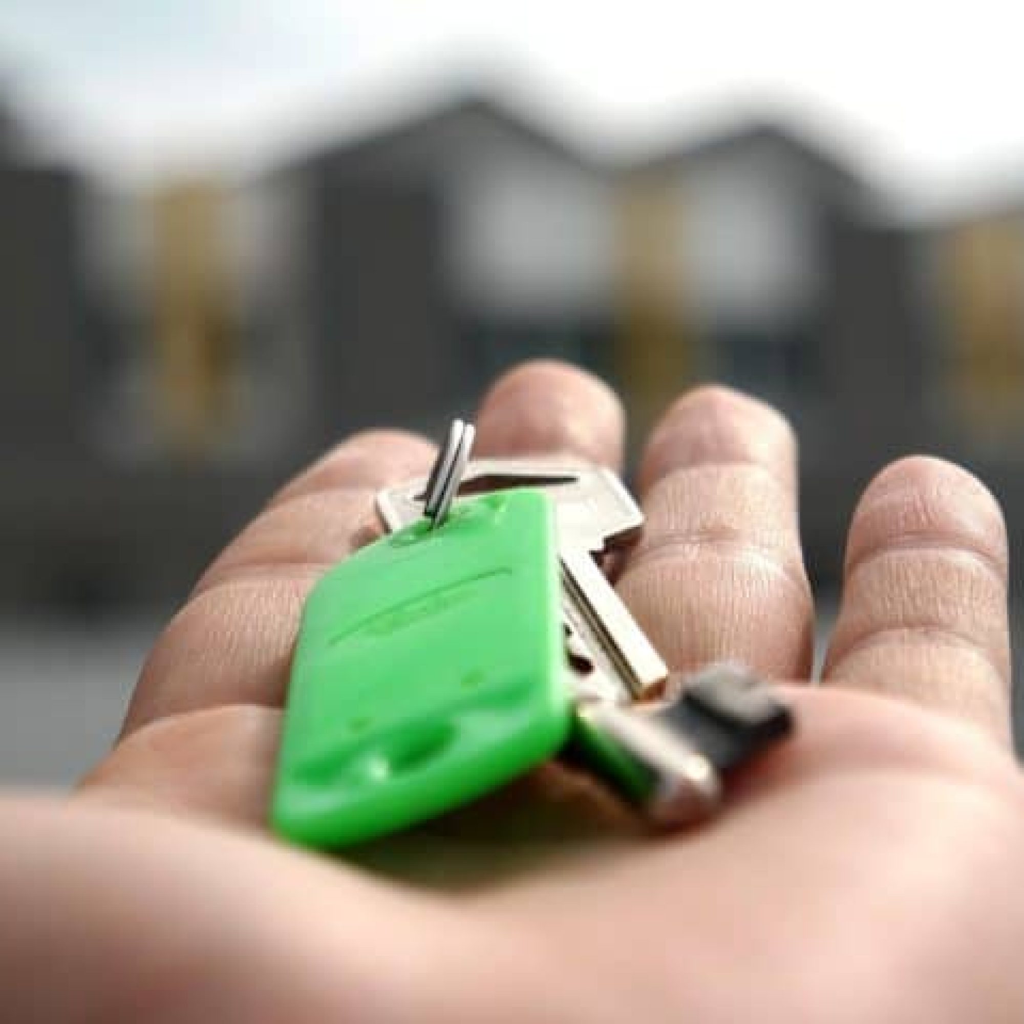 The Hidden Cost of a Slow House Sale in the UK