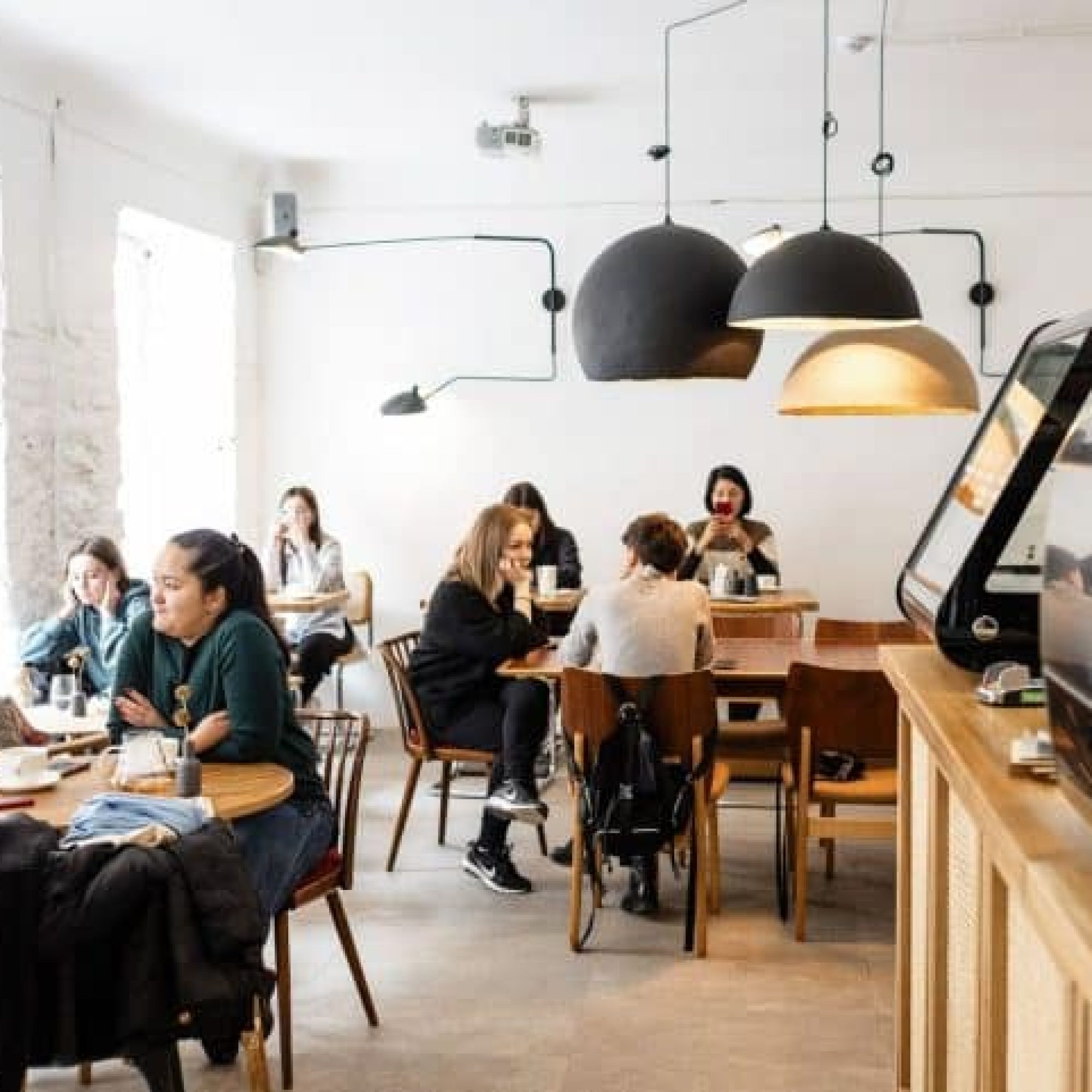 How Businesses Can Use Background Music To Create Better Customer Experiences