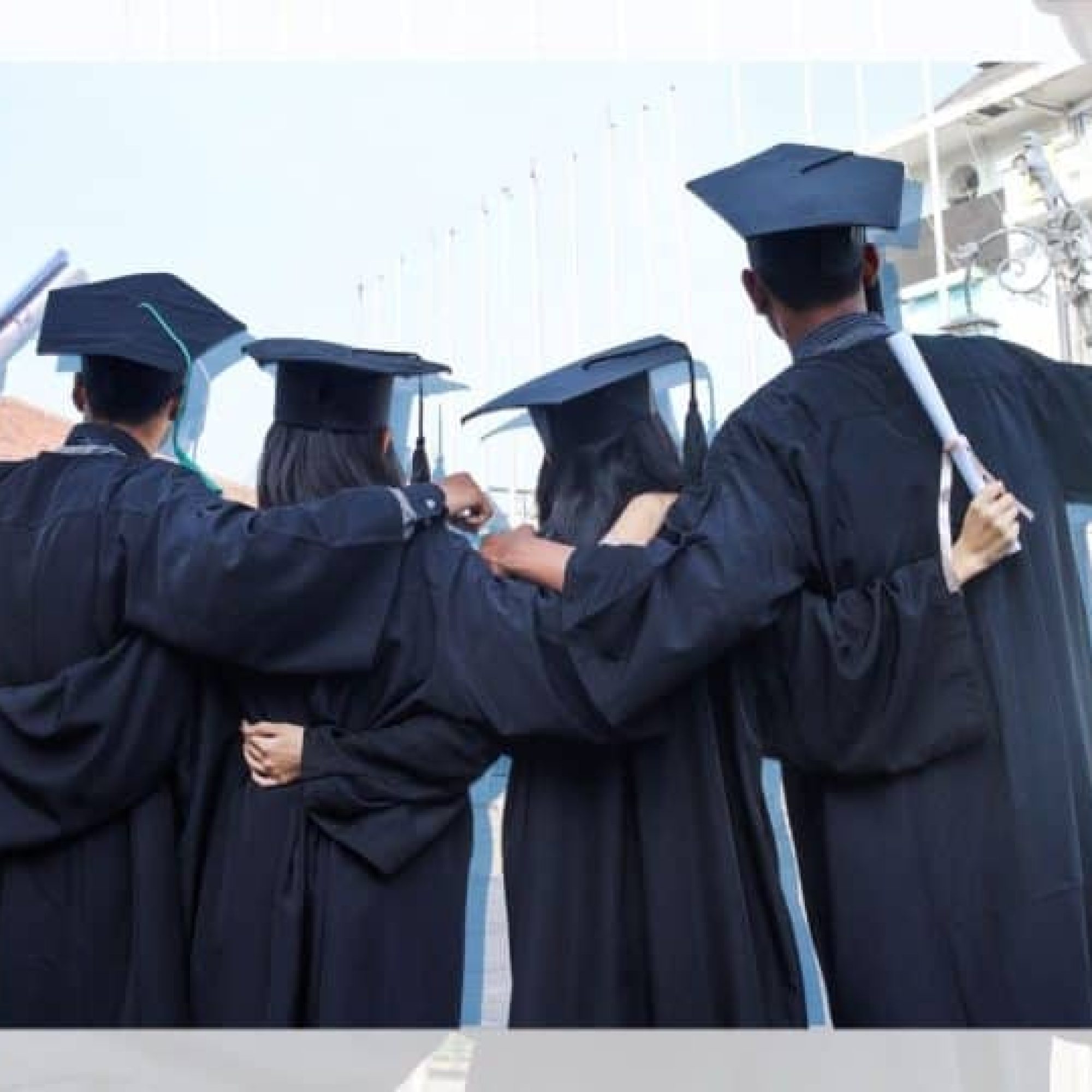AI blamed as UK graduate jobs supposedly half