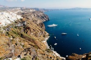 How to Book an Amanzoe Helicopter Transfer for Your Trip to Porto Heli